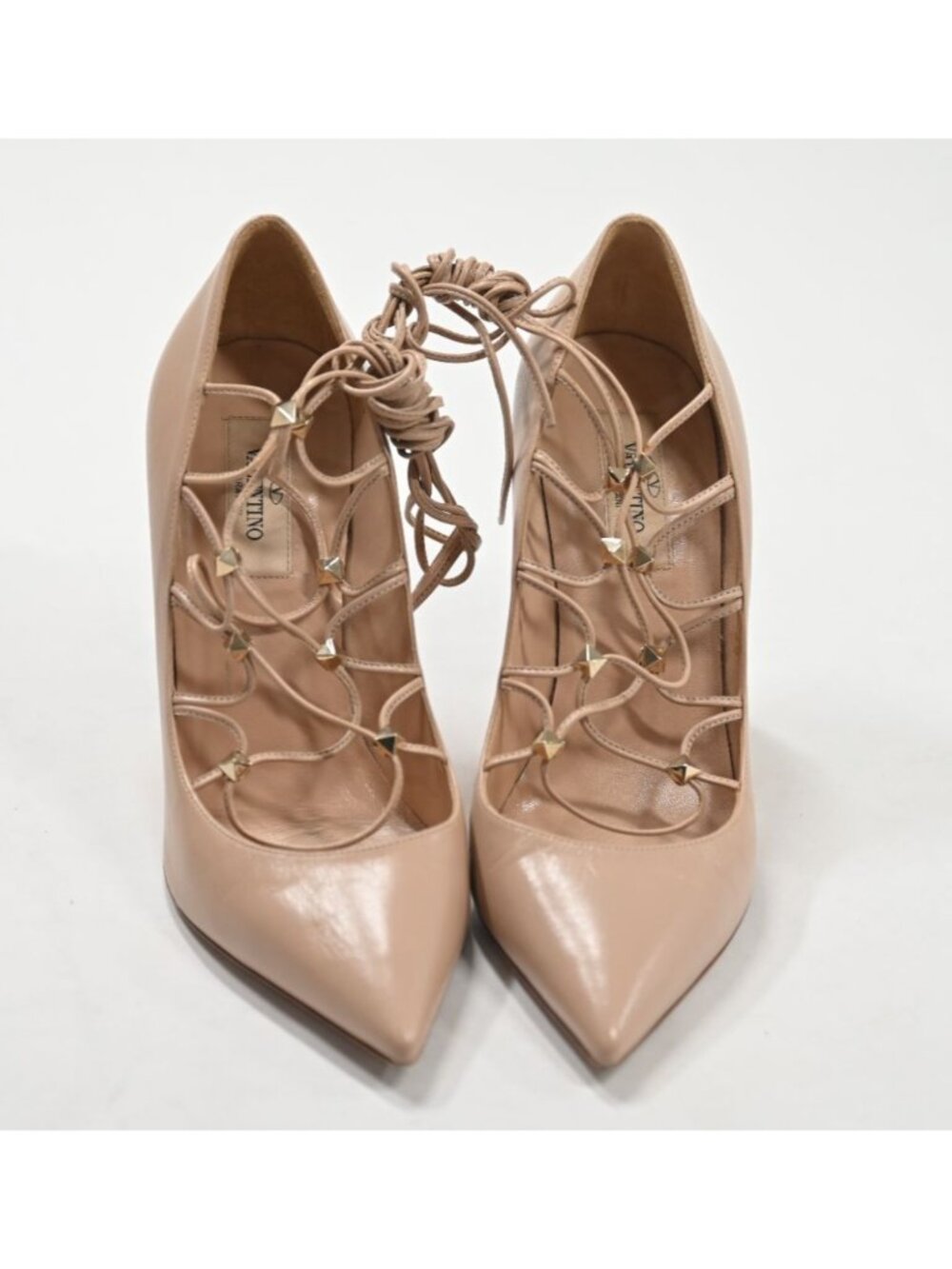 Valentino Garavani Rockstud Lace-Up Pumps in Tan Leather - Picture 2 of 8